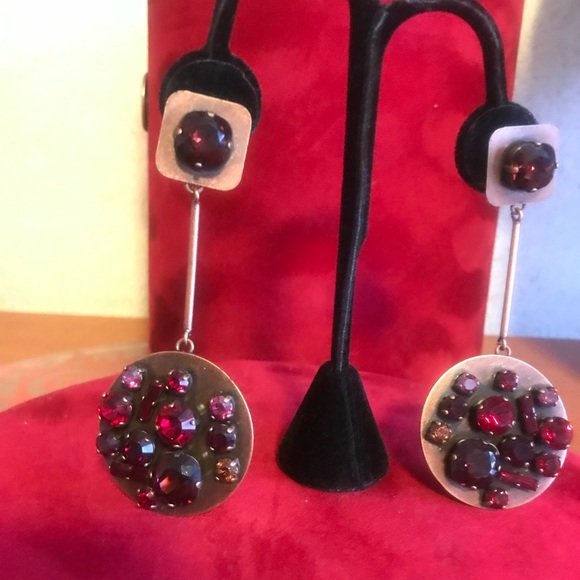 Swarovski Burgundy Red crystals in copper setting clip on drop earrings Like New - Picture 1 of 5